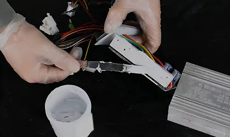 导热硅脂使用安全操作 导热硅脂使用安全操作